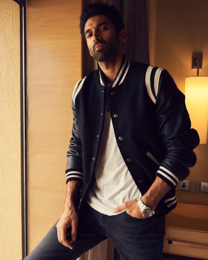 aditya roy kapur 4